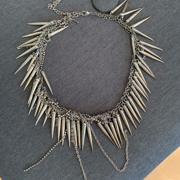 CECILIA DE BUCOURT necklace - Picture 3 of 6